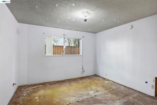 $1,250,000 | 2550 Damuth Street, Oakland, CA 94602
