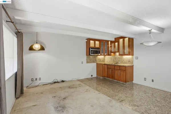 $1,250,000 | 2550 Damuth Street, Oakland, CA 94602