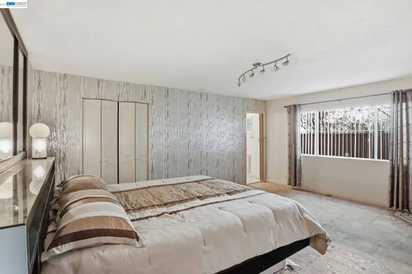 $1,250,000 | 2550 Damuth Street, Oakland, CA 94602