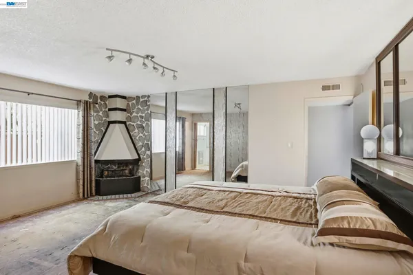 $1,250,000 | 2550 Damuth Street, Oakland, CA 94602