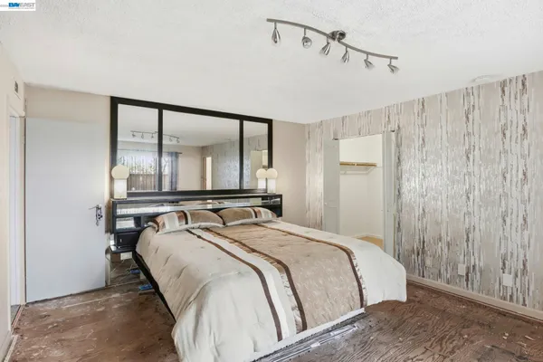 $1,250,000 | 2550 Damuth Street, Oakland, CA 94602