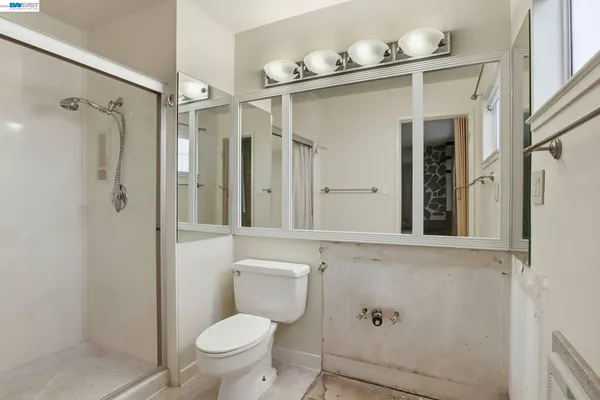 $1,250,000 | 2550 Damuth Street, Oakland, CA 94602