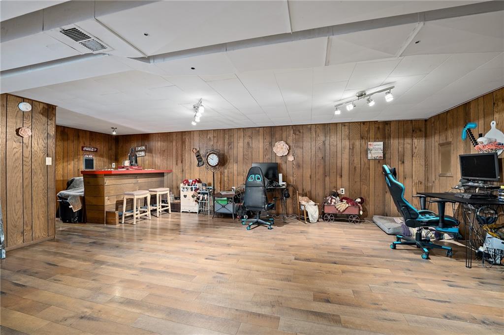 4944 McAnulty Road Pittsburgh, PA 15236 - Photo 17 of 25 Gallery Image 17