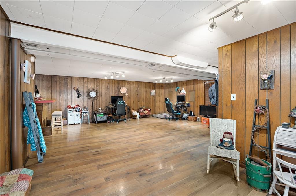 4944 McAnulty Road Pittsburgh, PA 15236 - Photo 18 of 25 Gallery Image 18