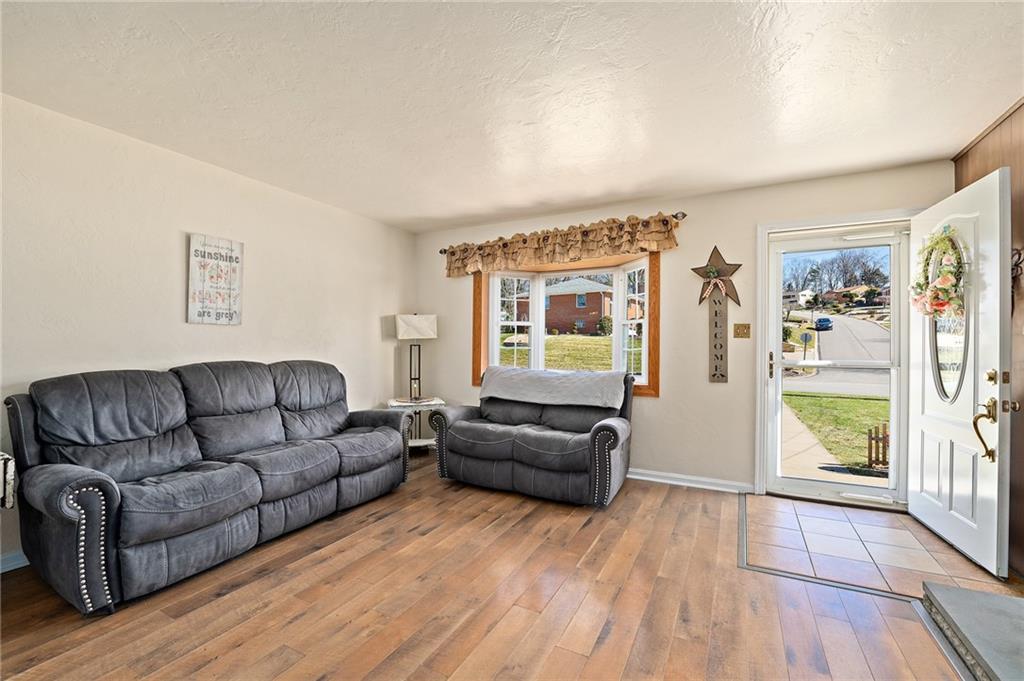 4944 McAnulty Road Pittsburgh, PA 15236 - Photo 3 of 25 Gallery Image 3