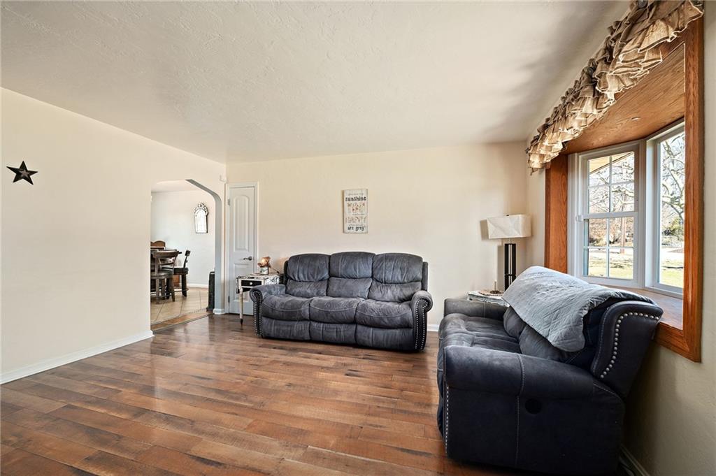 4944 McAnulty Road Pittsburgh, PA 15236 - Photo 4 of 25 Gallery Image 4