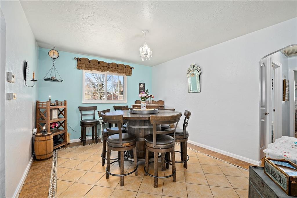 4944 McAnulty Road Pittsburgh, PA 15236 - Photo 5 of 25 Gallery Image 5