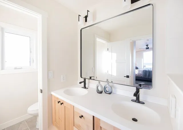 $730,000 | 114-116 East Lakeview Drive, Silver Bay, MN 55614