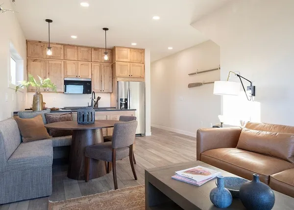 $730,000 | 114-116 East Lakeview Drive, Silver Bay, MN 55614