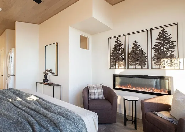 $730,000 | 114-116 East Lakeview Drive, Silver Bay, MN 55614