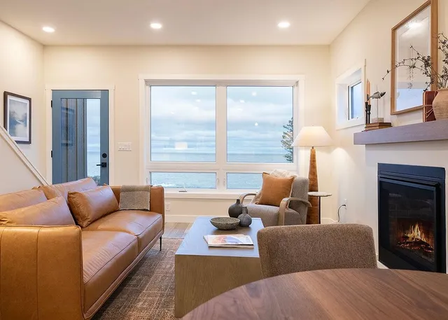 $730,000 | 114-116 East Lakeview Drive, Silver Bay, MN 55614