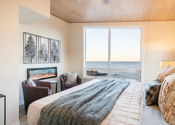 $730,000 | 114-116 East Lakeview Drive, Silver Bay, MN 55614
