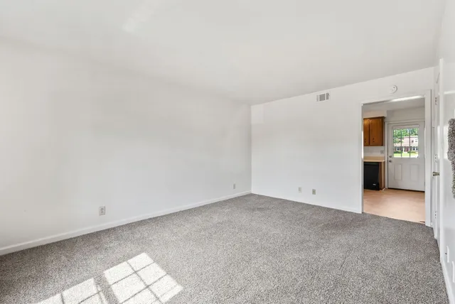 $950 | 273 Northridge Drive, Unit 4, Clarksville, TN 37042