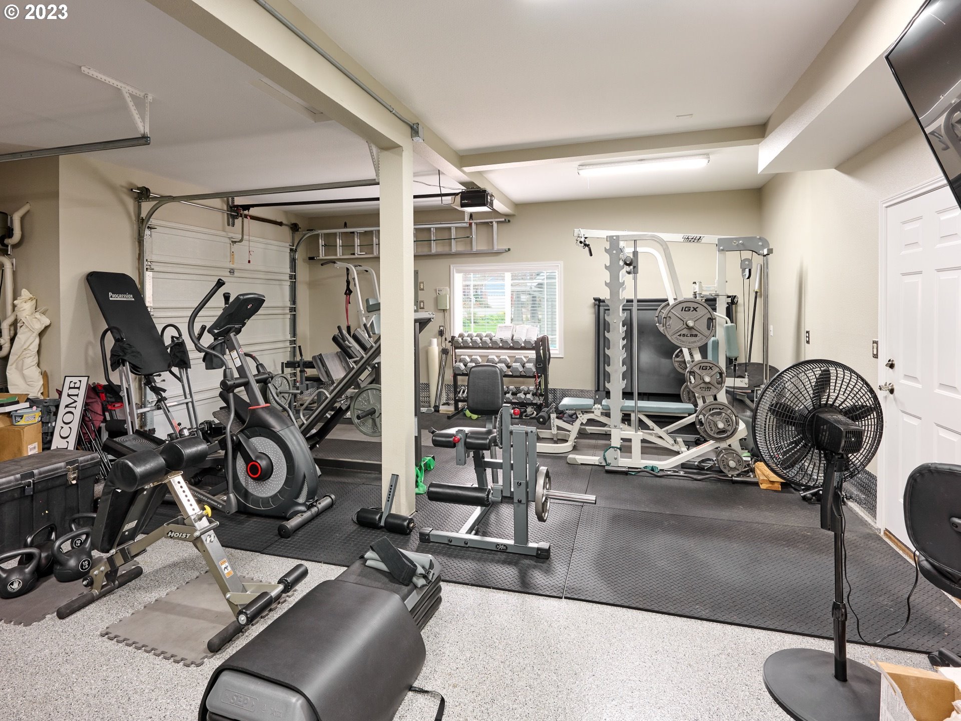 104 Breyonna Way Silverton, OR 97381 - Photo 32 of 45 a view of a room with gym equipment