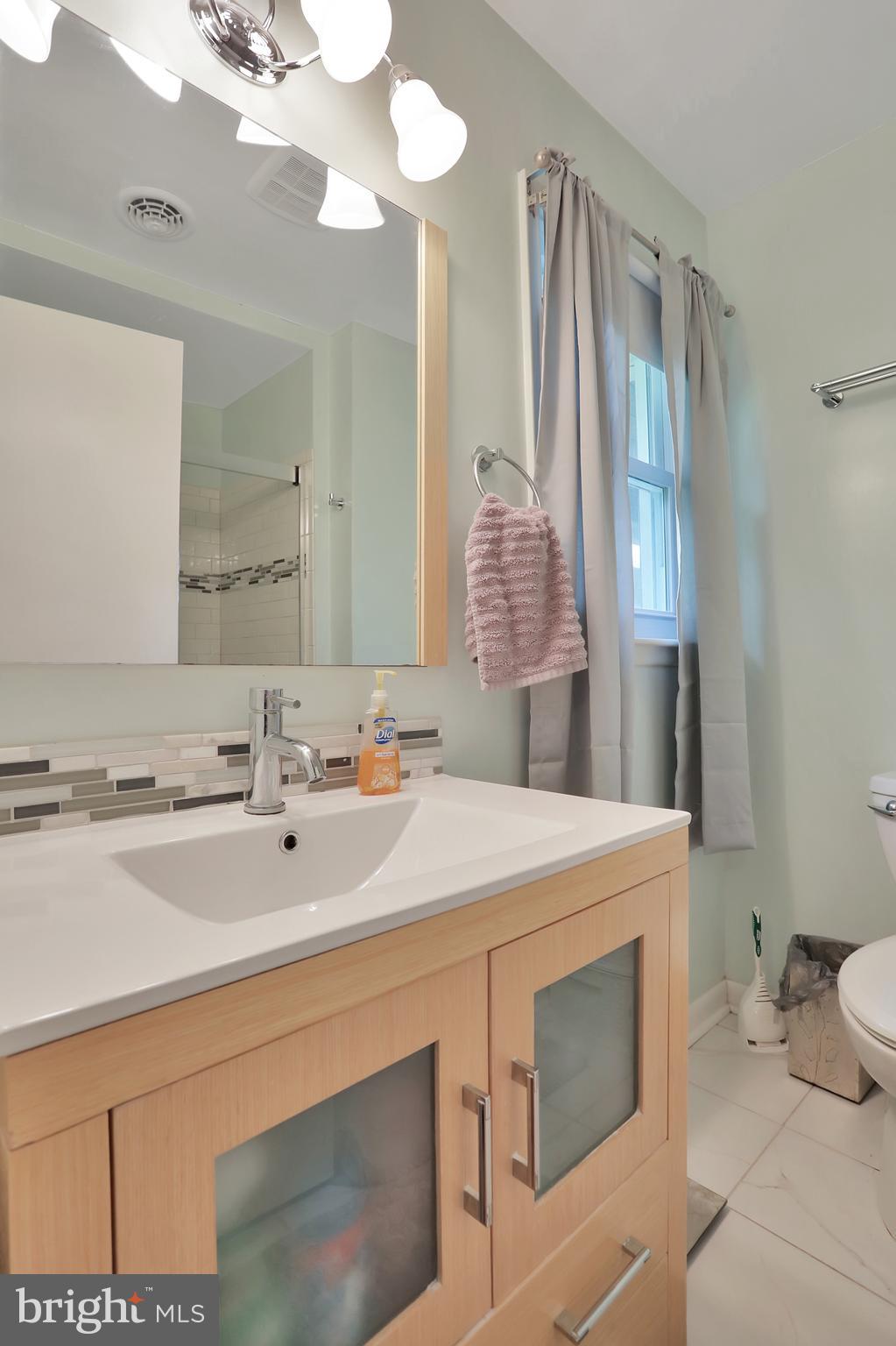 9709 Clover Heights Road Hagerstown, MD 21740 - Photo 22 of 37 Master Bathroom