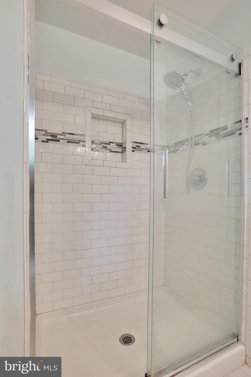 9709 Clover Heights Road Hagerstown, MD 21740 - Photo 23 of 37 Master Bathroom