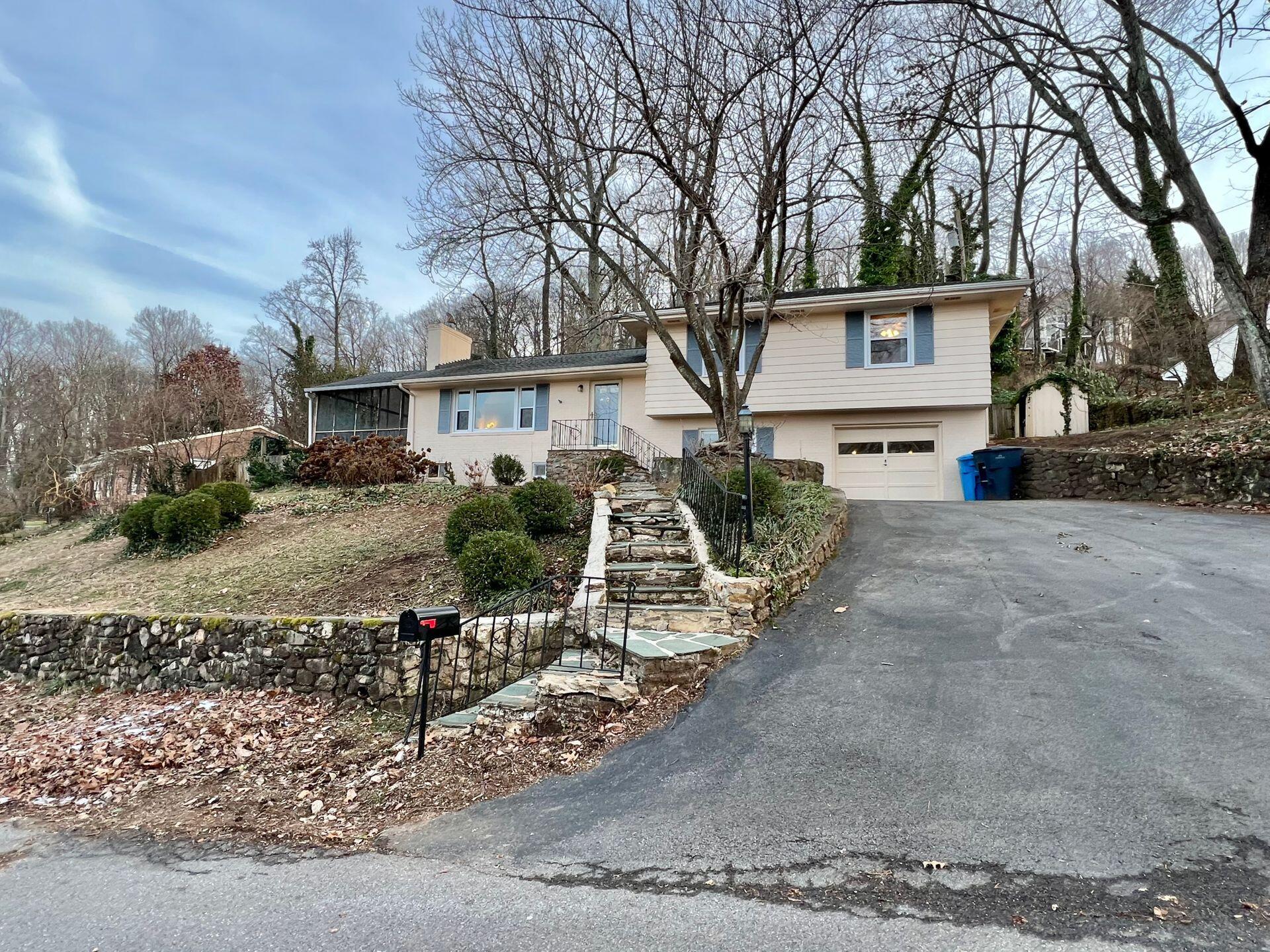3022 Burnleigh Road Southwest Roanoke, VA 24014 - Photo 5 of 61 5