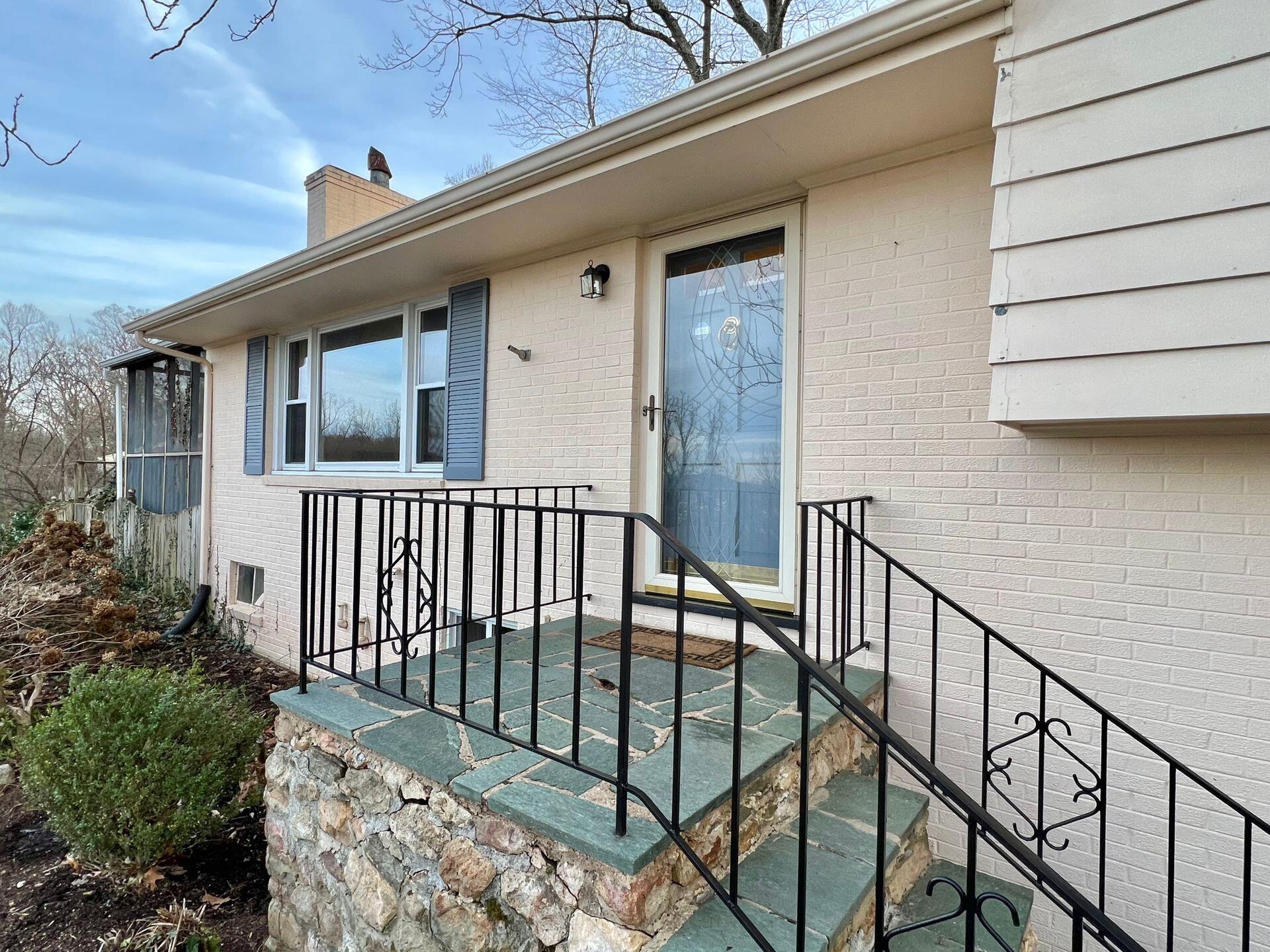 3022 Burnleigh Road Southwest Roanoke, VA 24014 - Photo 8 of 61 8