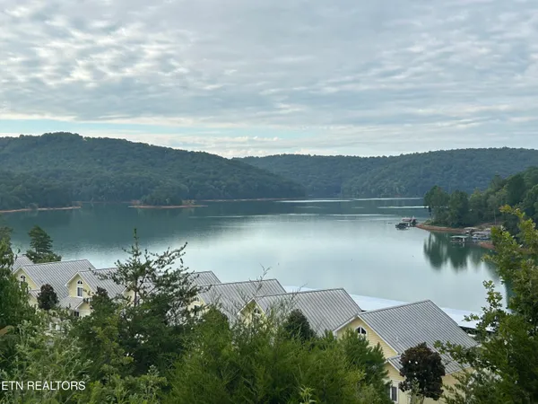 $430,000 | 131 North Deer Vlg Lane, Unit B, La Follette, TN 37766
