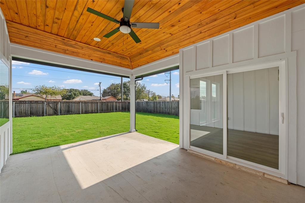 920 Gallant Fox Hewitt, TX 76643 - Photo 28 of 36 a view of a backyard with backyard