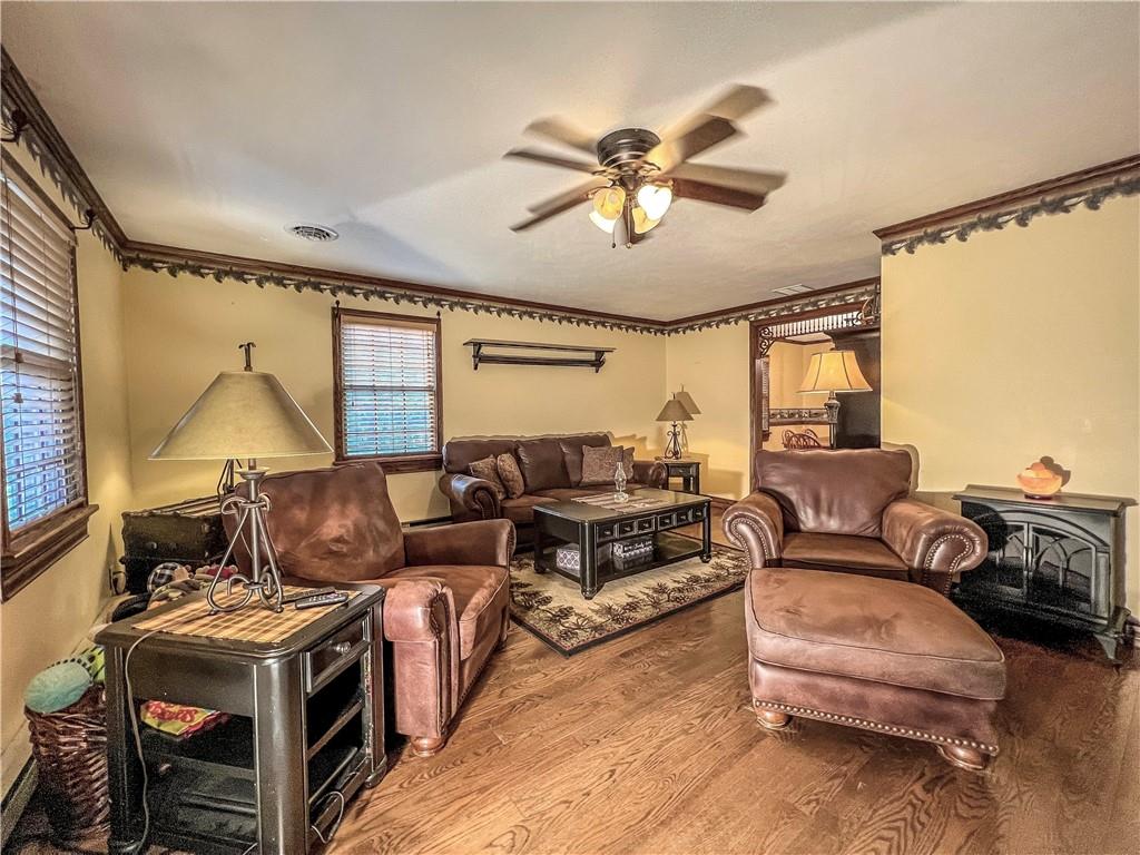 138 Rhoer Road Slippery Rock, PA 16057 - Photo 5 of 23 a living room with furniture