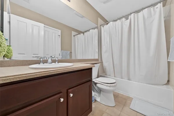 $615,000 | 38 Putters Way, Middletown, NY 10940