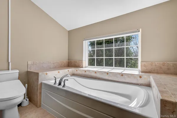 $615,000 | 38 Putters Way, Middletown, NY 10940