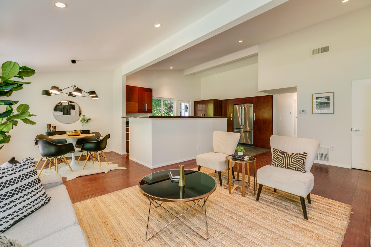 838 Meigs Road Santa Barbara, CA 93109 - Photo 8 of 29 TwoFishDigital_838Meigs-8