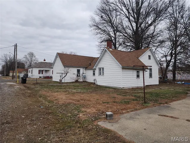 $35,000 | 402 East 7th Street, Staunton, IL 62088