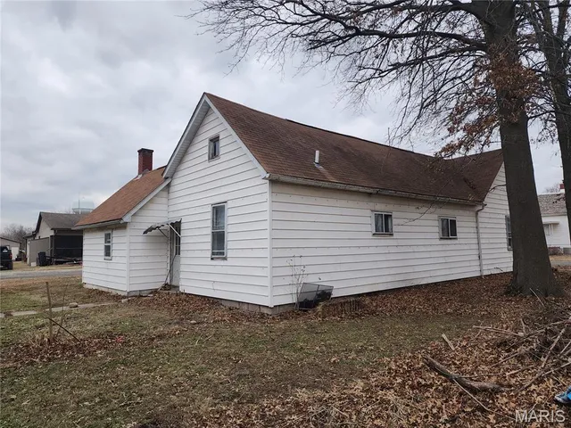 $35,000 | 402 East 7th Street, Staunton, IL 62088