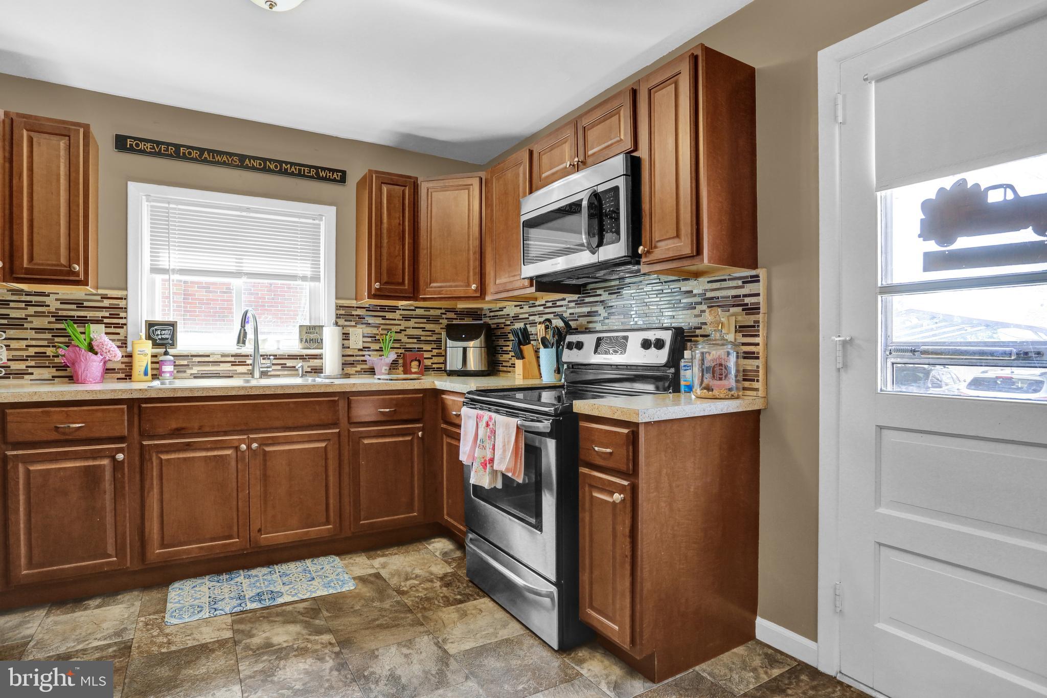 3544 Ridgeway Street Reading, PA 19605 - Photo 7 of 22