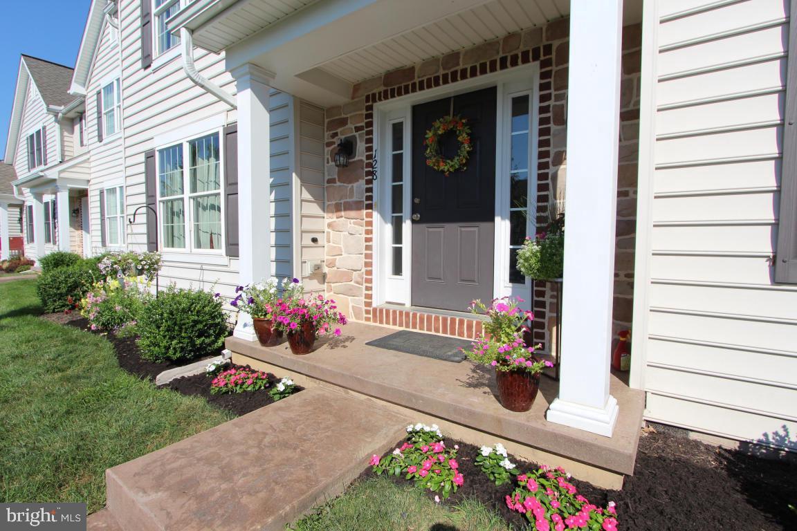 128 Baneberry Lane Lititz, PA 17543 - Photo 2 of 35 Gallery Image 2