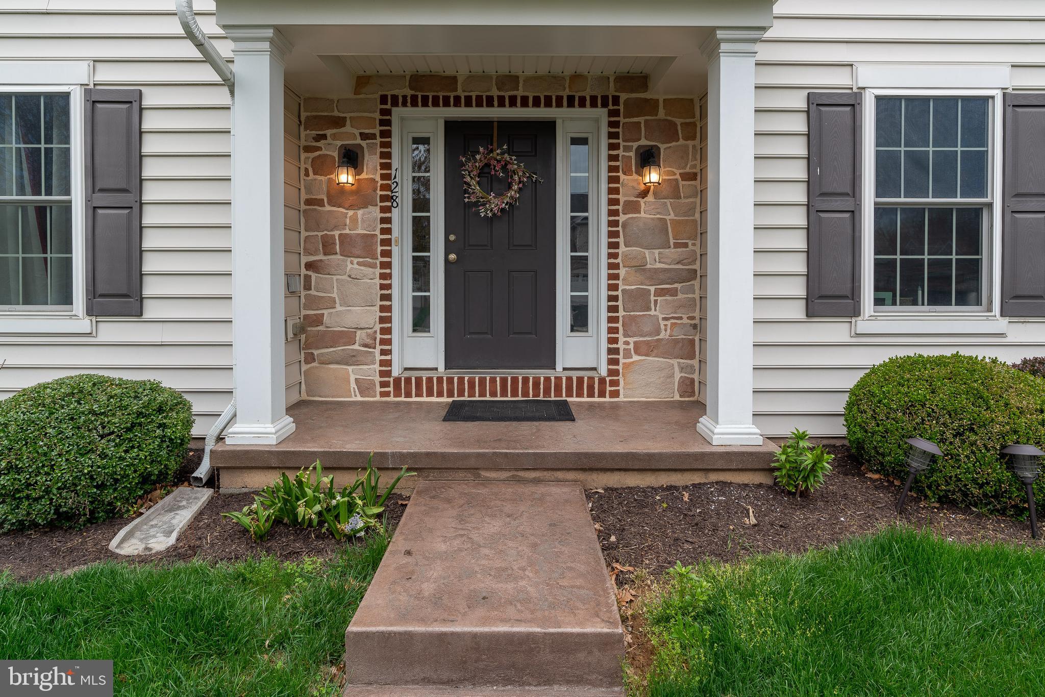 128 Baneberry Lane Lititz, PA 17543 - Photo 4 of 35 Gallery Image 4