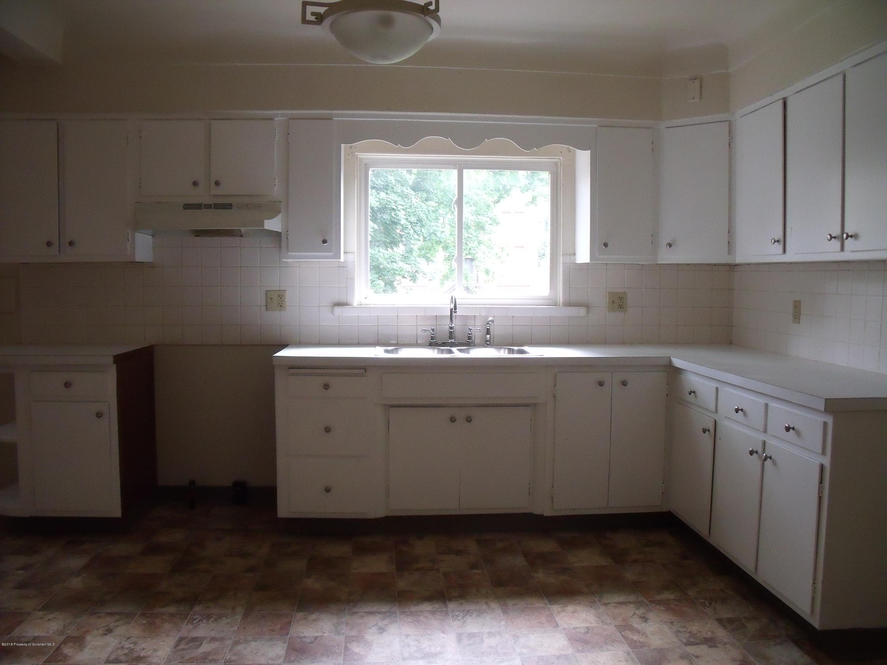 926 Green Ridge Street Scranton, PA 18509 - Photo 27 of 33 Gallery Image 27
