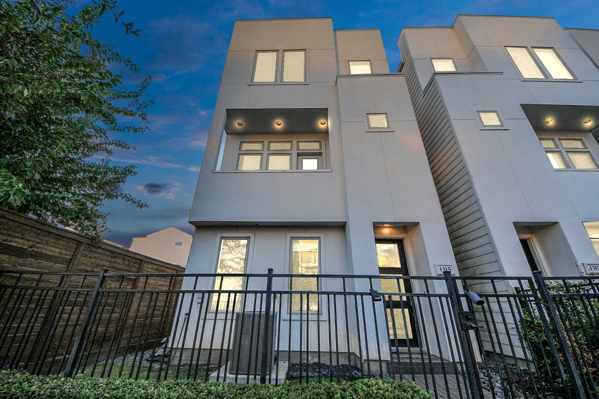 1315 Nagle Street Houston, TX 77003 - Photo 7 of 29