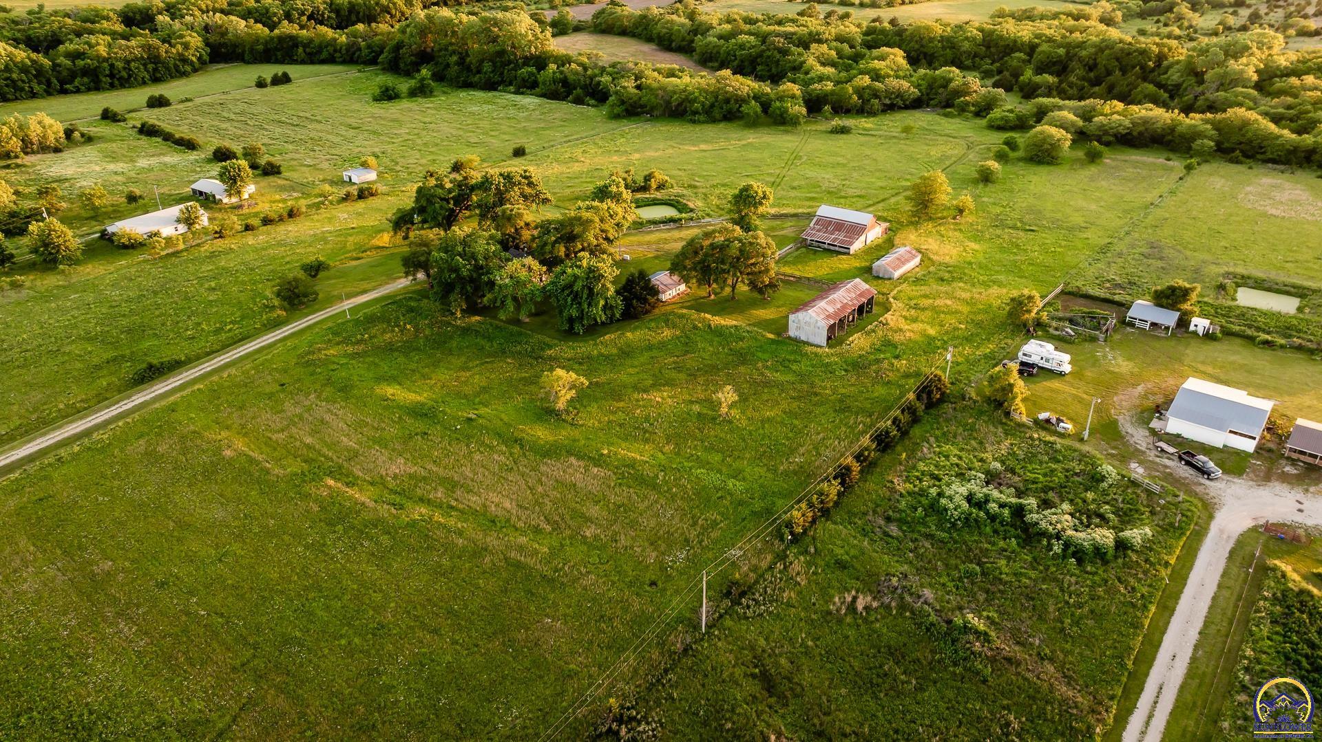 12140 Miller Road Harveyville, KS 66431 - Photo 4 of 99