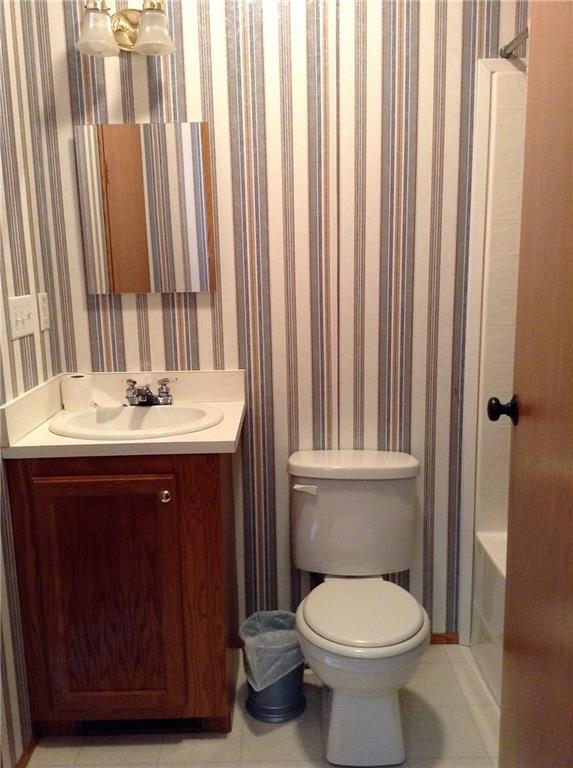 631 Deana Way Rochester, PA 15074 - Photo 14 of 15 2nd Bath