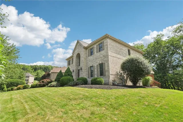 $745,000 | 403 Worth Court, Cranberry Township, PA 16066