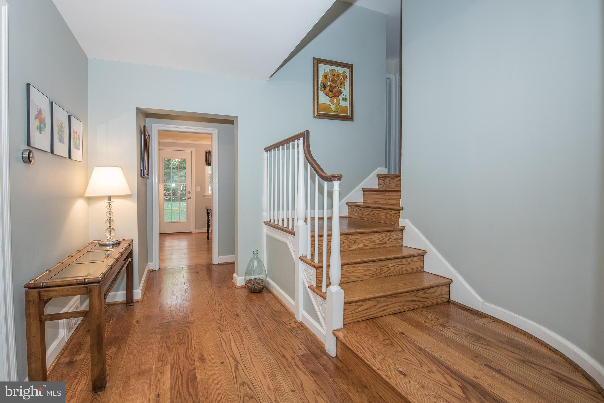 34 Wistar Road Villanova, PA 19085 - Photo 14 of 40 Thru center entrance hall w transverse staircase