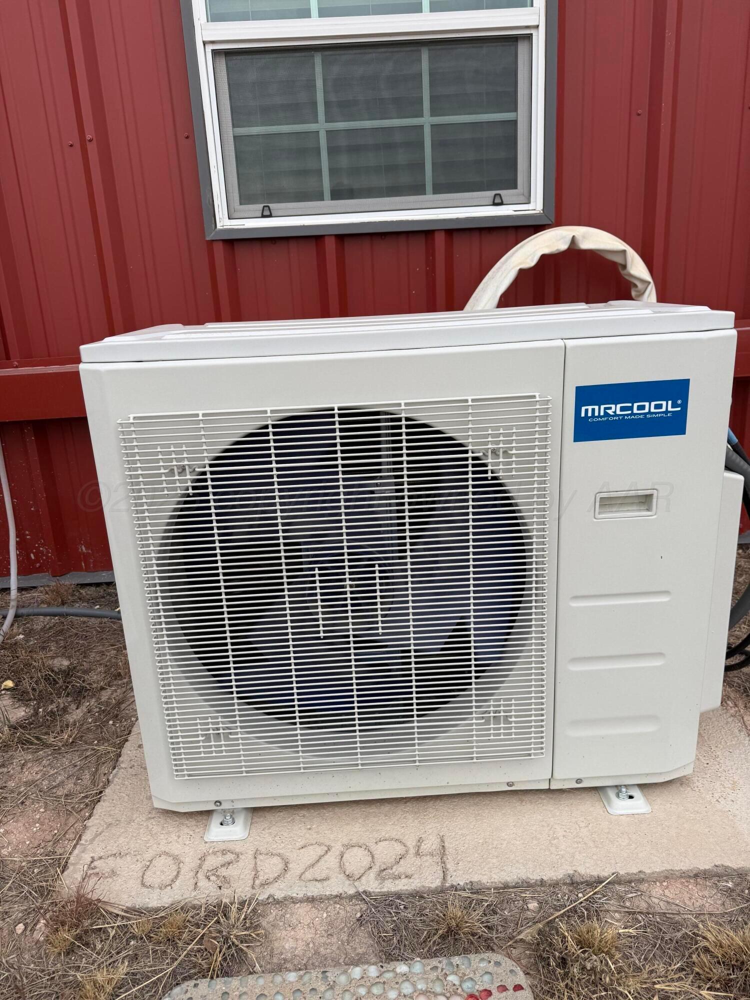 222 Bass Avenue Howardwick, TX 79226 - Photo 10 of 47 a front view of a house with parking space