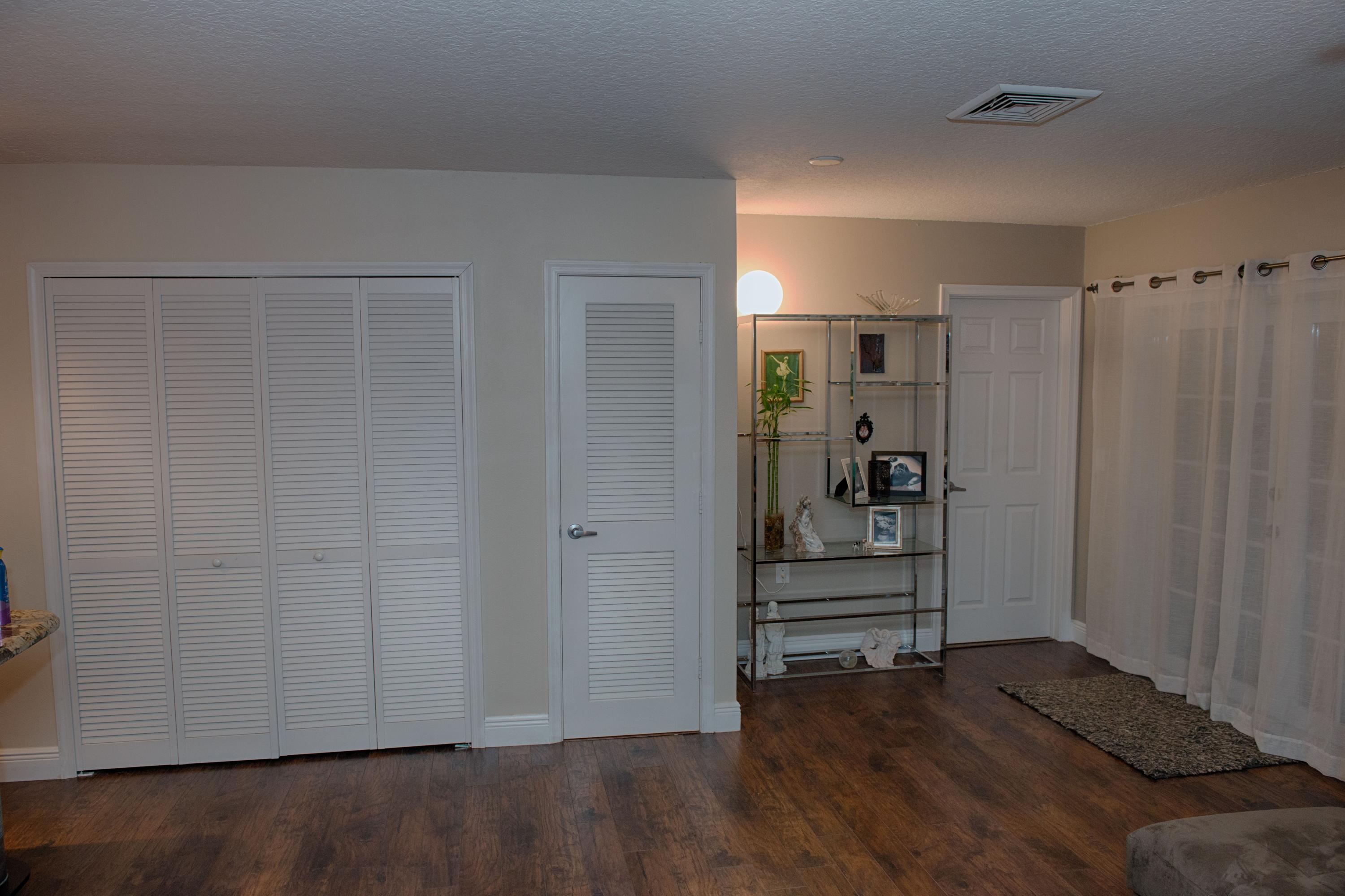 6727 Rigger Road Lake Worth, FL 33462 - Photo 3 of 14 LivingRoom2