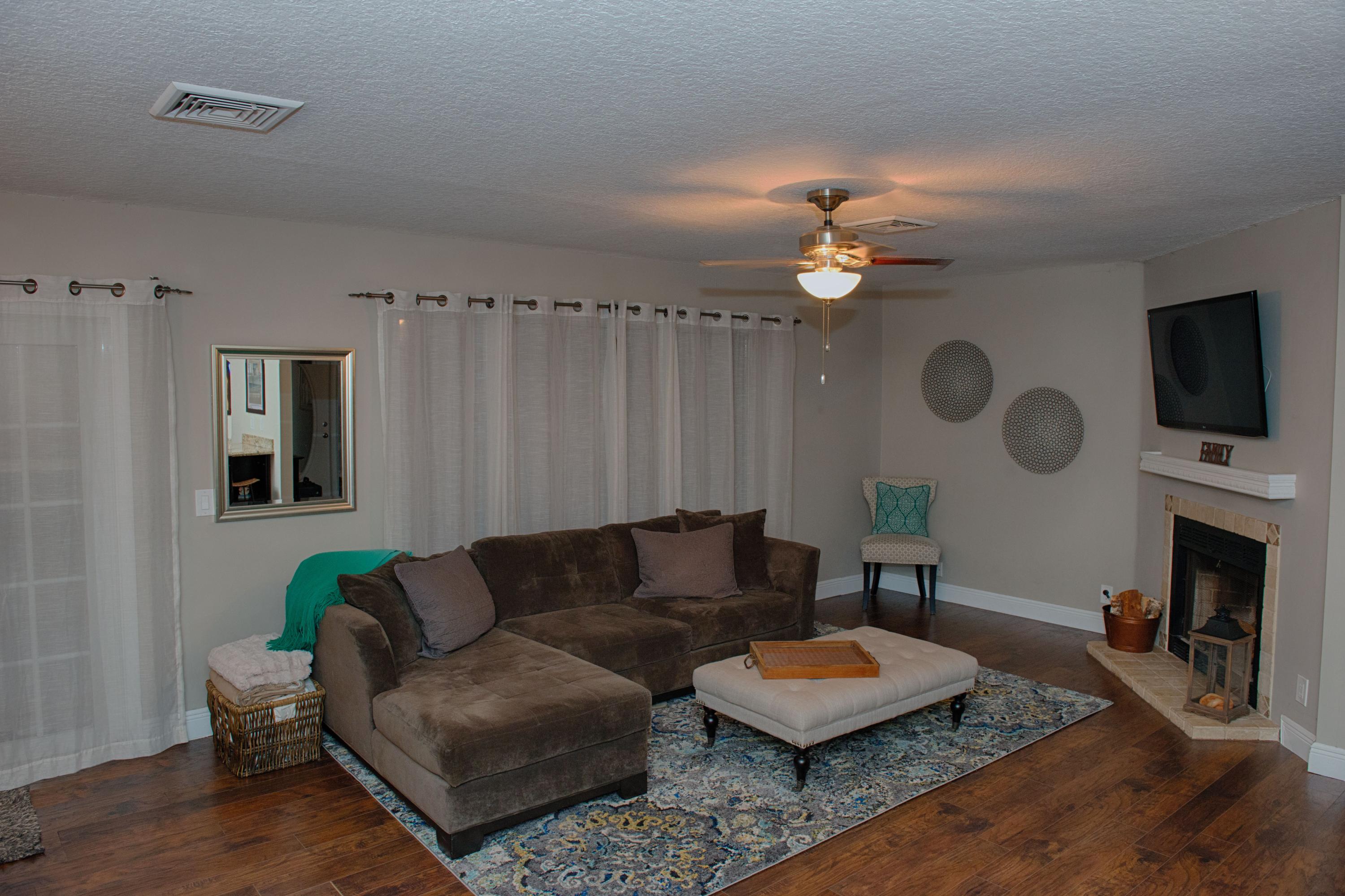 6727 Rigger Road Lake Worth, FL 33462 - Photo 4 of 14 LivingRoom4