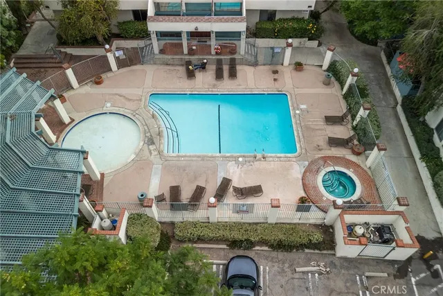 $2,700 | 5700 Etiwanda Avenue, Unit 148, Tarzana, CA 91356