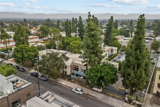 $2,700 | 5700 Etiwanda Avenue, Unit 148, Tarzana, CA 91356