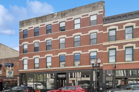 $2,700 | 1572 North Milwaukee Avenue, Unit F, Chicago, IL 60622