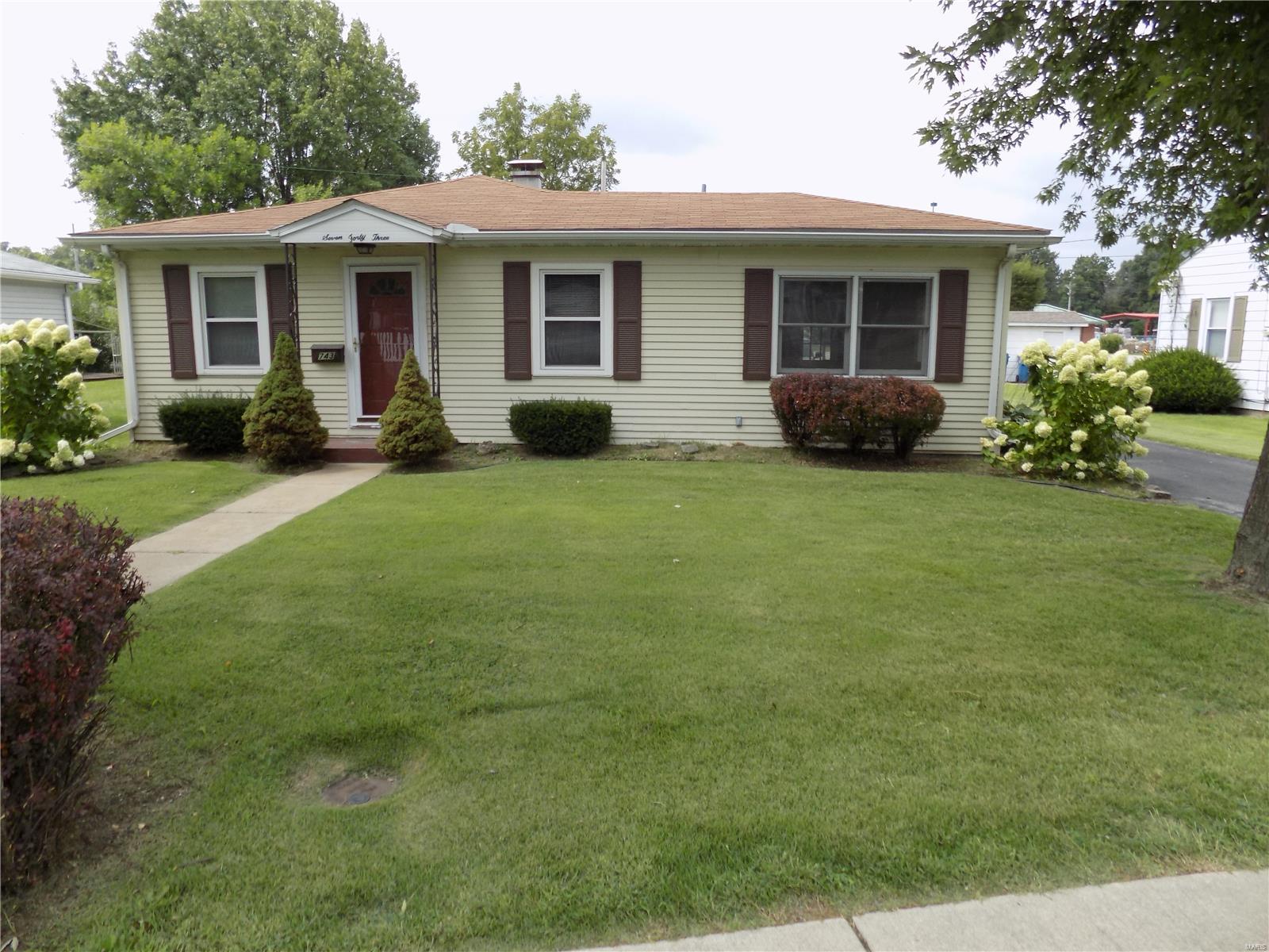743 Troy Road Edwardsville, IL 62025 - Photo 1 of 31 Gallery Image 1