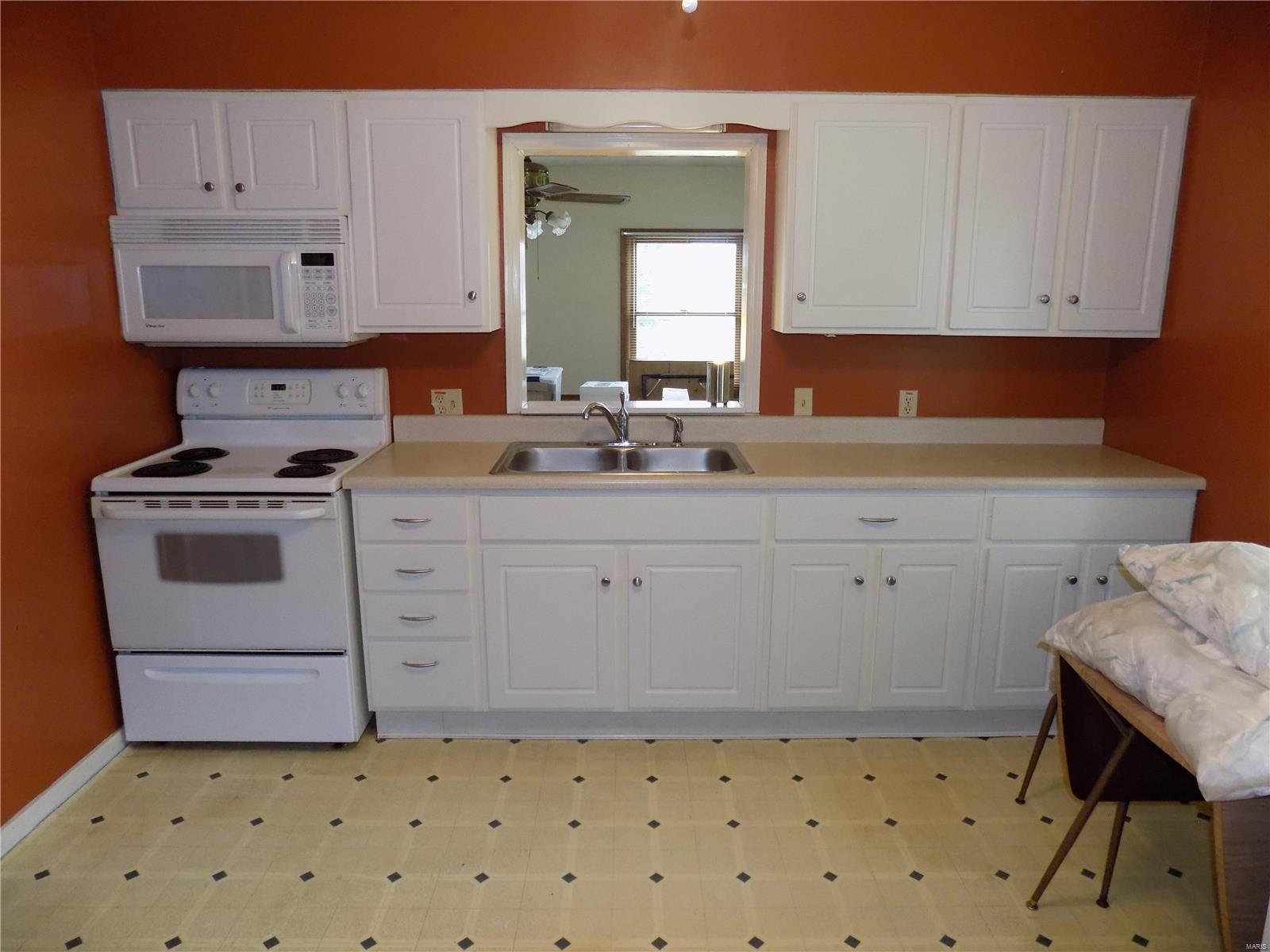 743 Troy Road Edwardsville, IL 62025 - Photo 17 of 31 Gallery Image 17