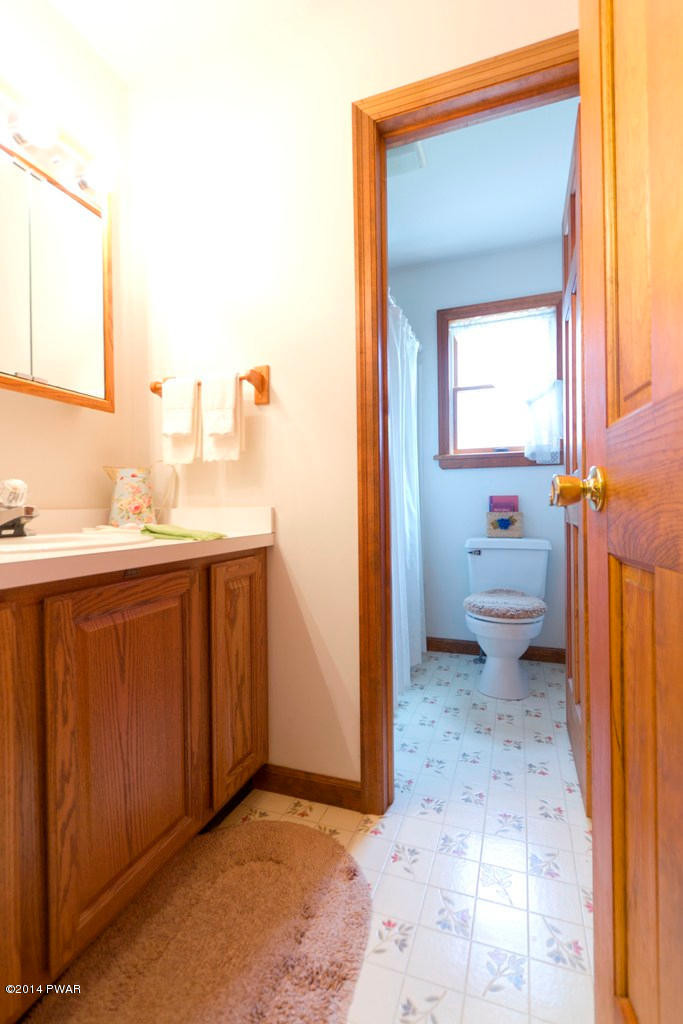 112 Sunset Way Milford, PA 18337 - Photo 26 of 44