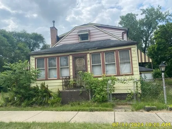 $89,000 | 3415 West 136th Place, Robbins, IL 60472