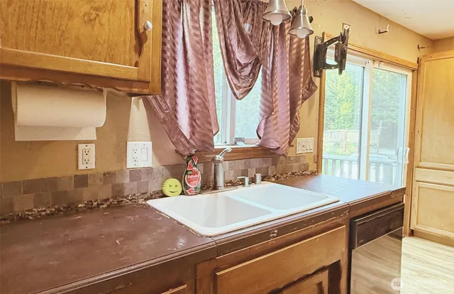 $185,000 | 7525 North Center Court, Concrete, WA 98237